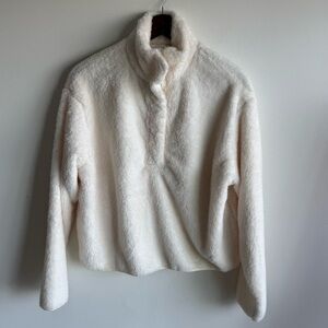 H&M White Fuzzy Pullover Snap Closure Jacket Size Small
